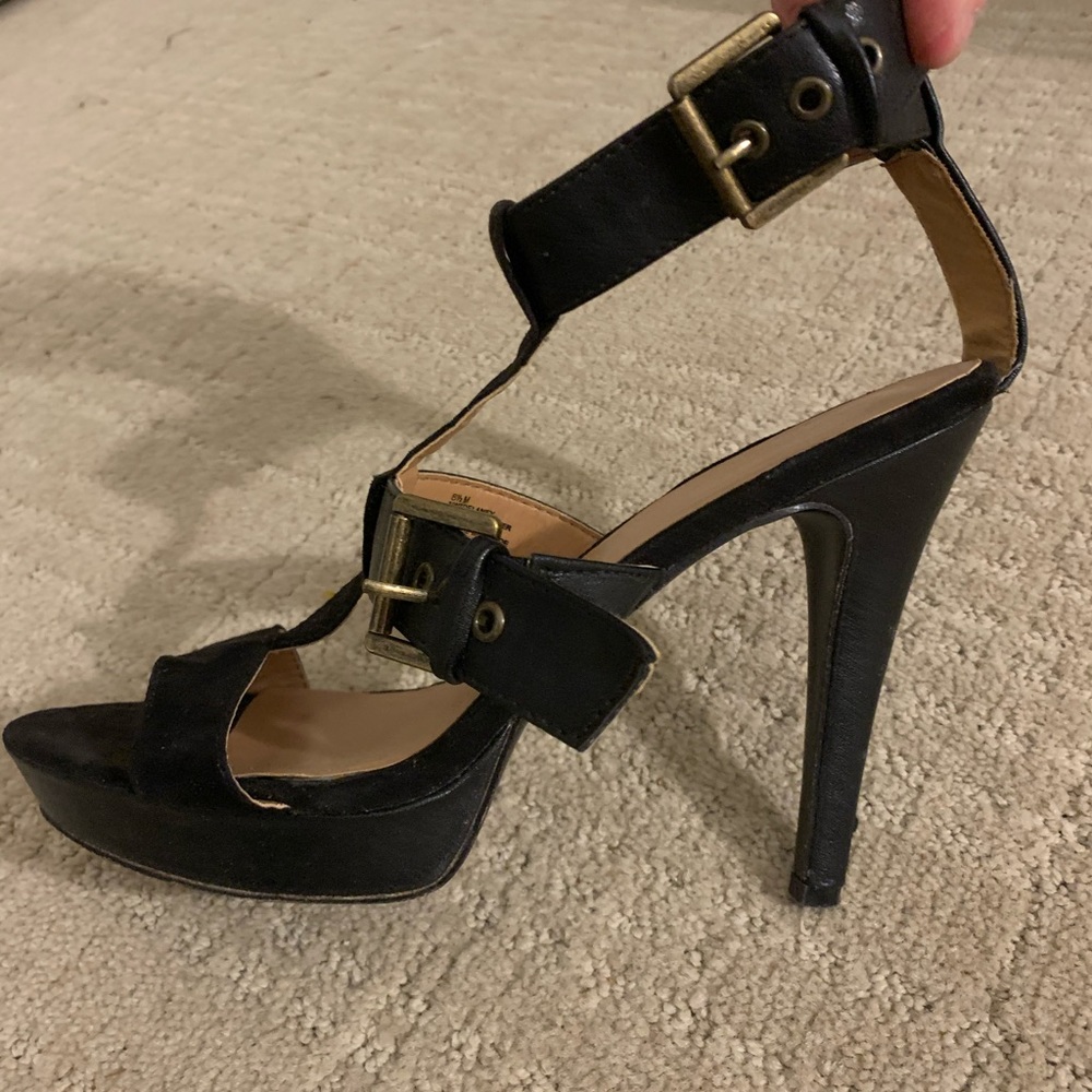 Size nine black Nine West heels
